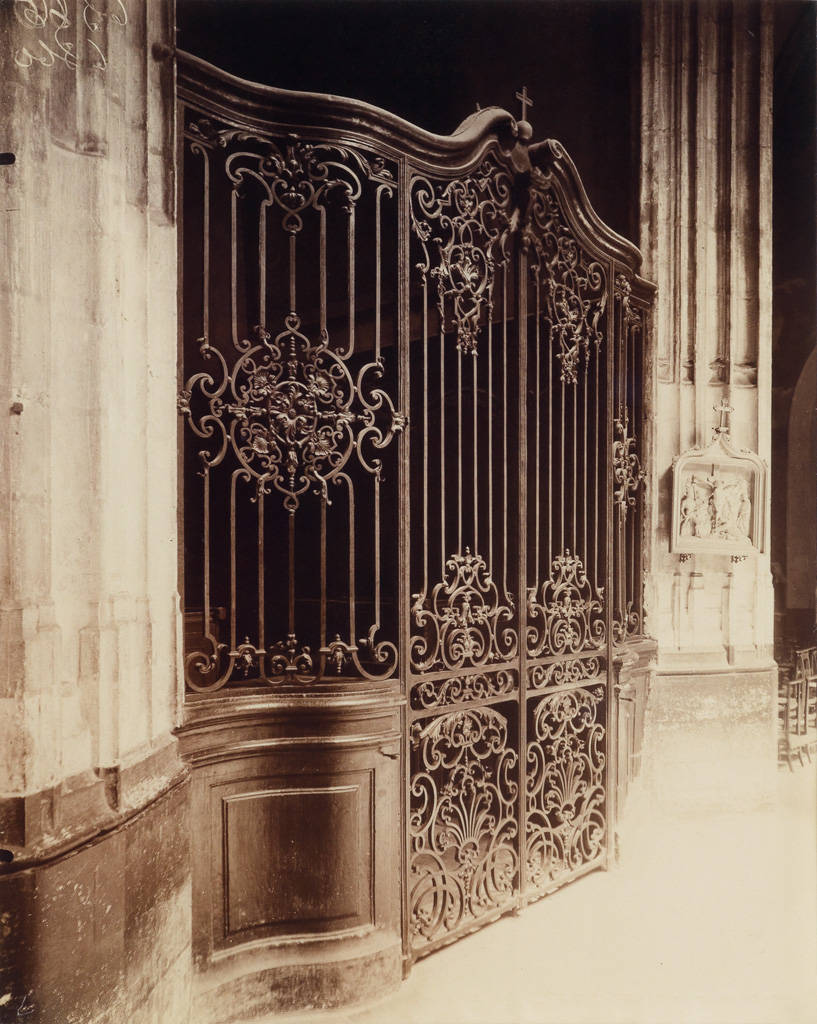 EUGÈNE ATGET (1857-1927) La Porte de la Chapelle Madeleine, Saint-Gervais-Saint-Protais church, 4ème arrondissement, Paris.